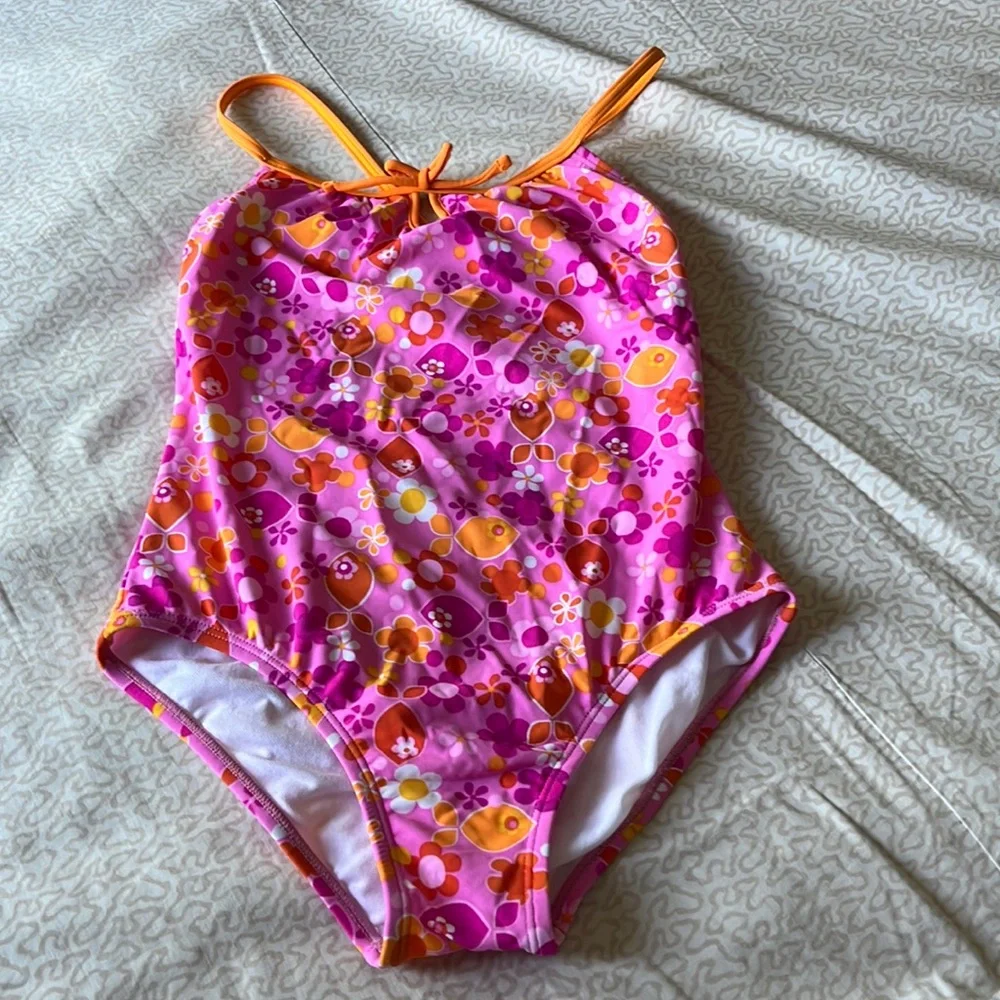 Speedo girls floral swimsuit in size 14